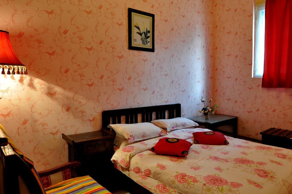Red Lantern House Hostel Beijing Room photo